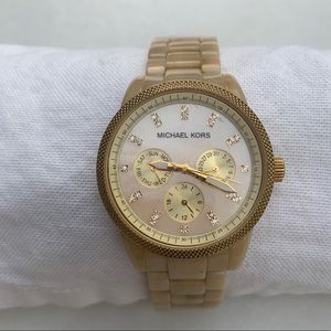 Michael Kors Women’s Jet Set Horn Watch